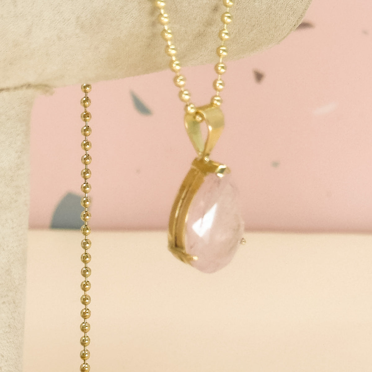 Dije Morganita Gota Natural en Oro 18k