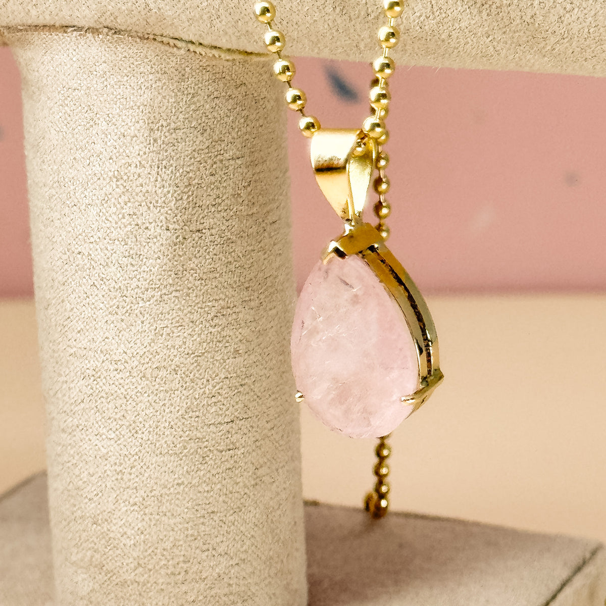 Dije Morganita Gota Natural en Oro 18k