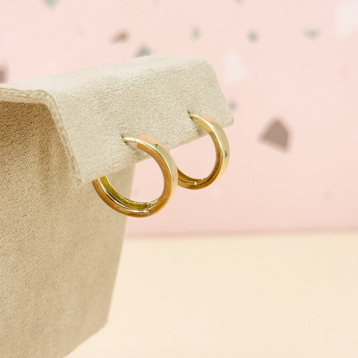 Argolla Modelo Cinta en Oro 18k