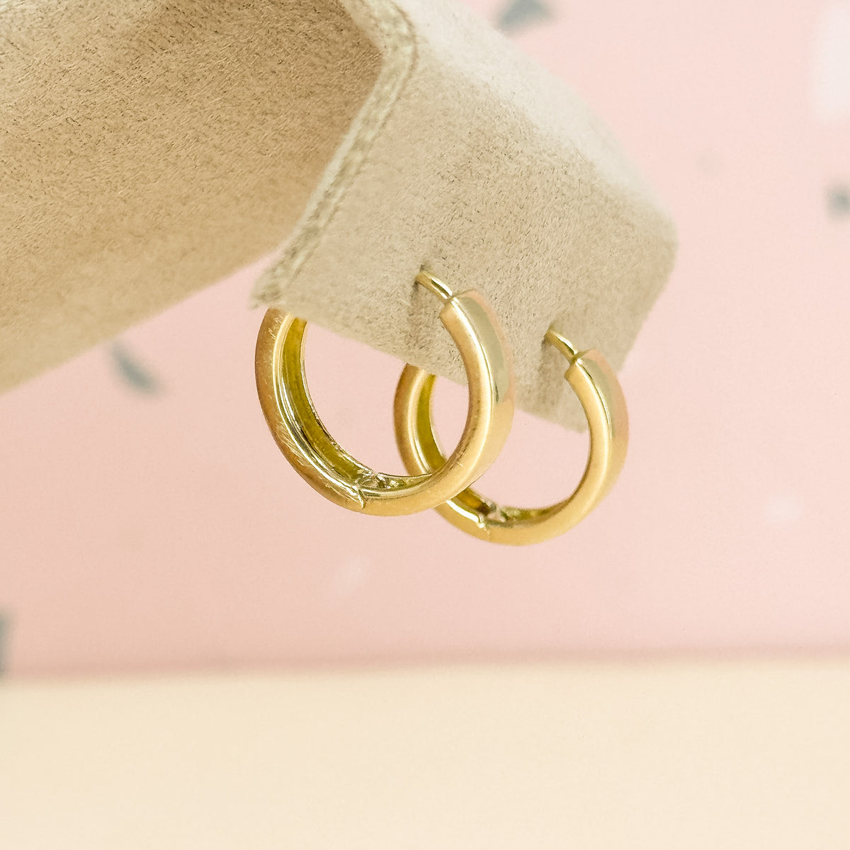 Argolla Modelo Cinta en Oro 18k