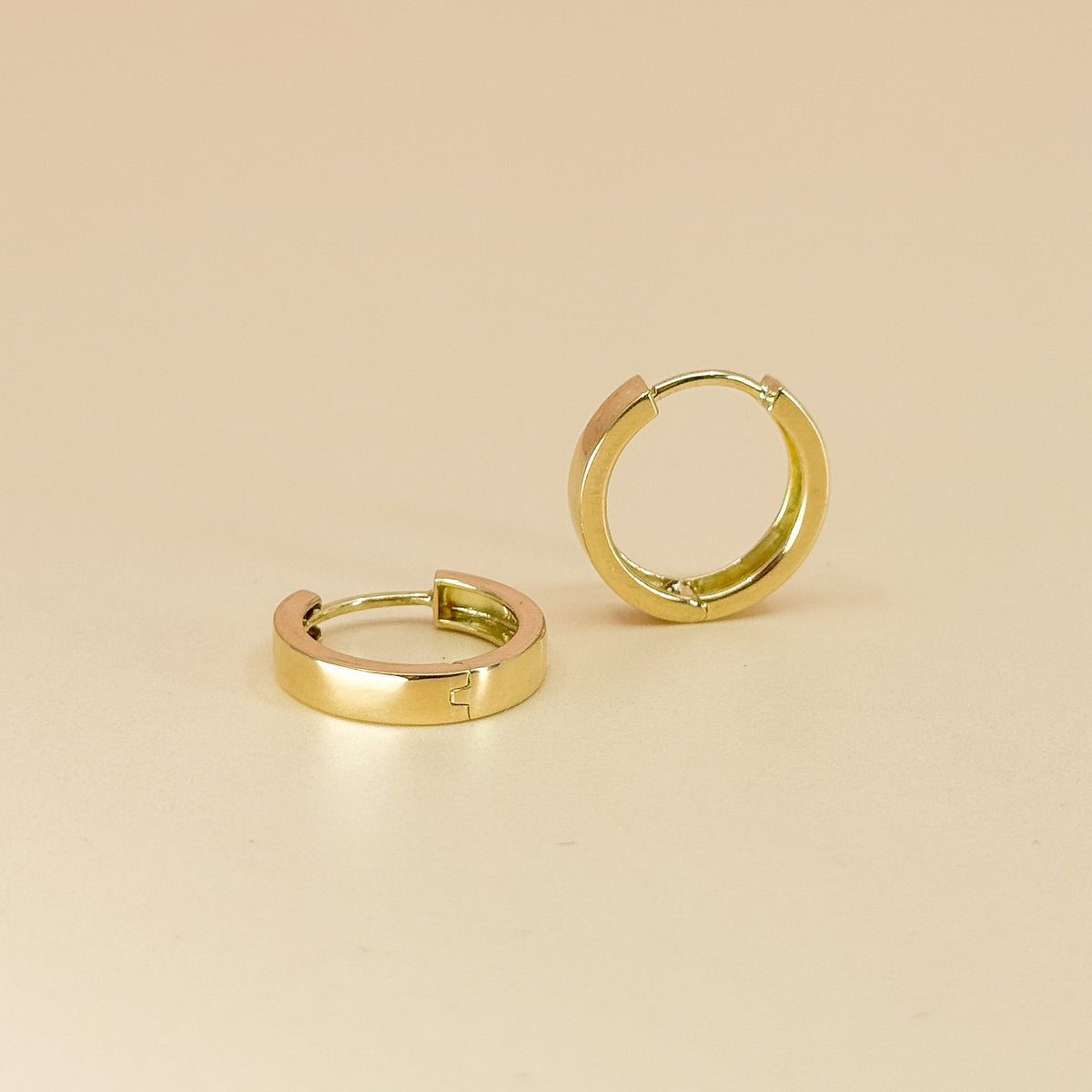 Argolla Modelo Cinta en Oro 18k