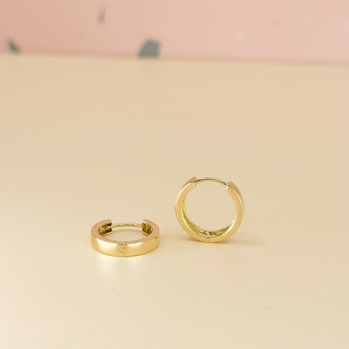 Argolla Modelo Cinta en Oro 18k