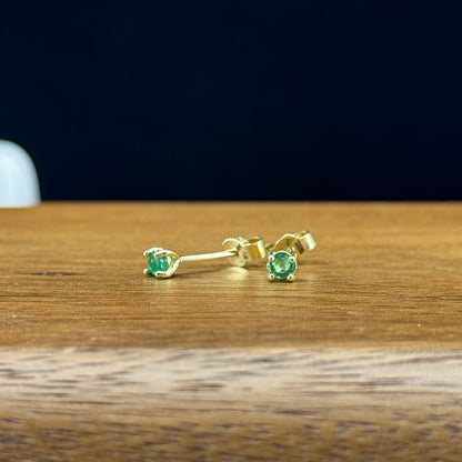 Aretes Esencia Esmeralda Natural en Oro 18K
