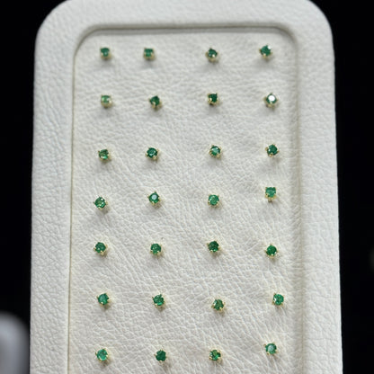 Aretes Esencia Esmeralda Natural en Oro 18K