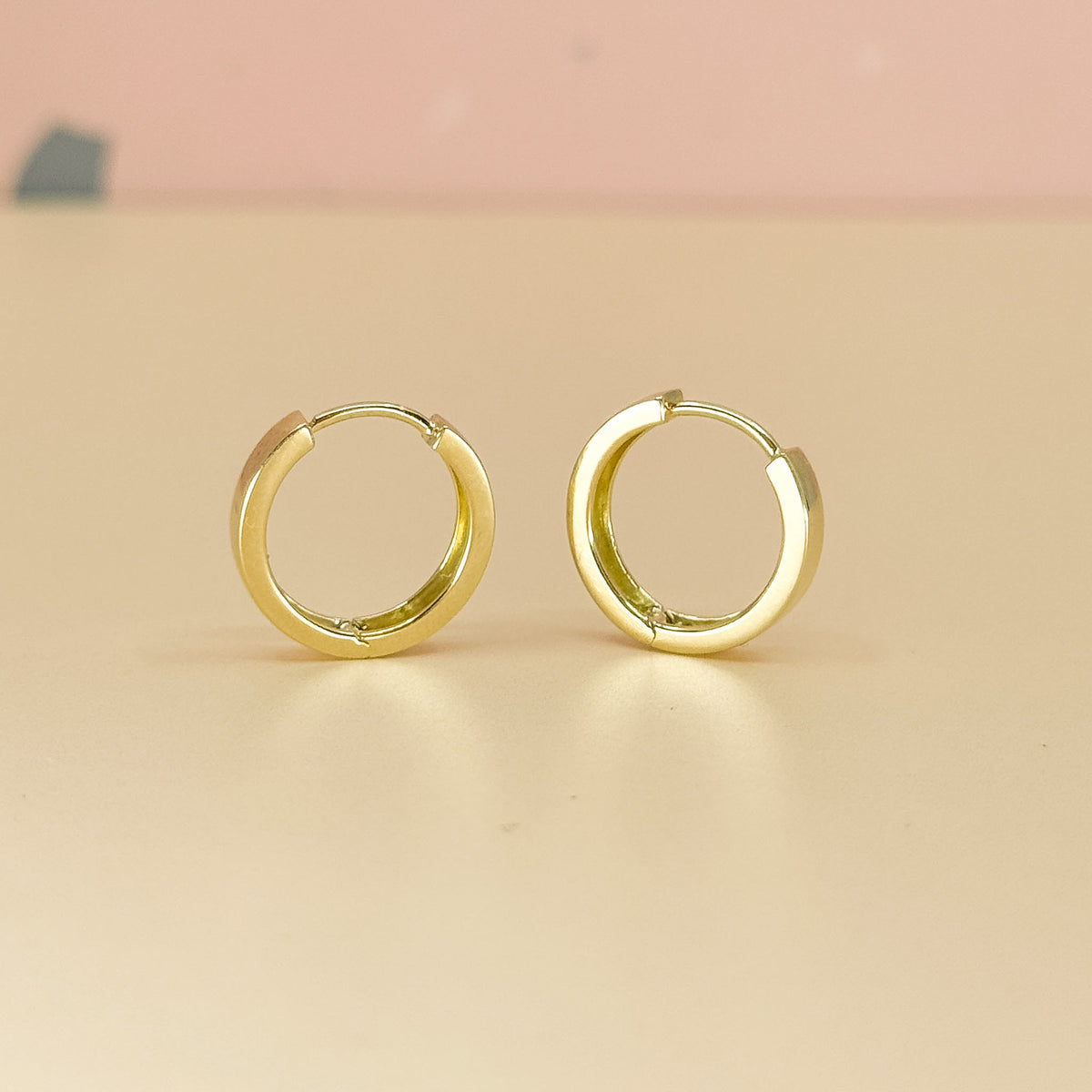 Argolla Modelo Cinta en Oro 18k