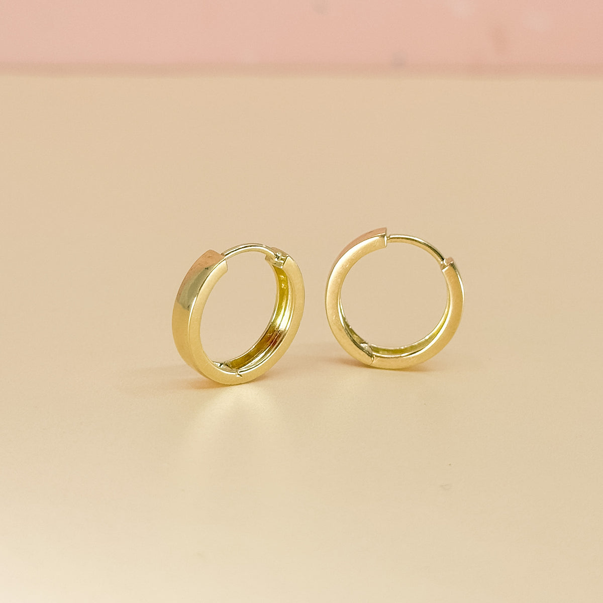 Argolla Modelo Cinta en Oro 18k