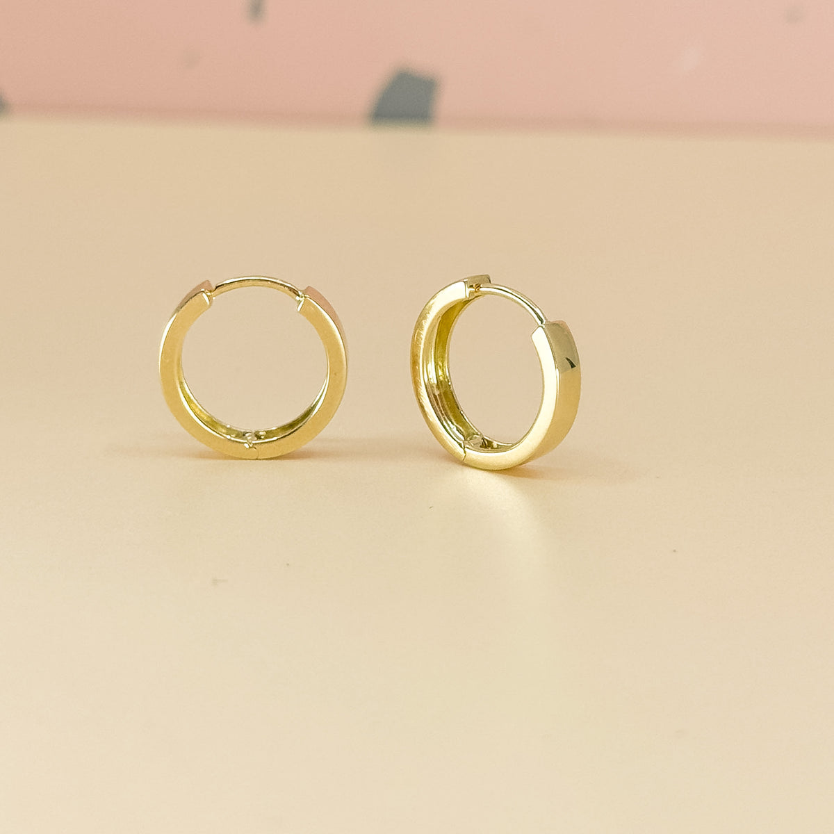 Argolla Modelo Cinta en Oro 18k