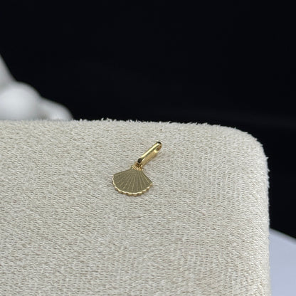 Dije Conchita Marina en Oro 18K