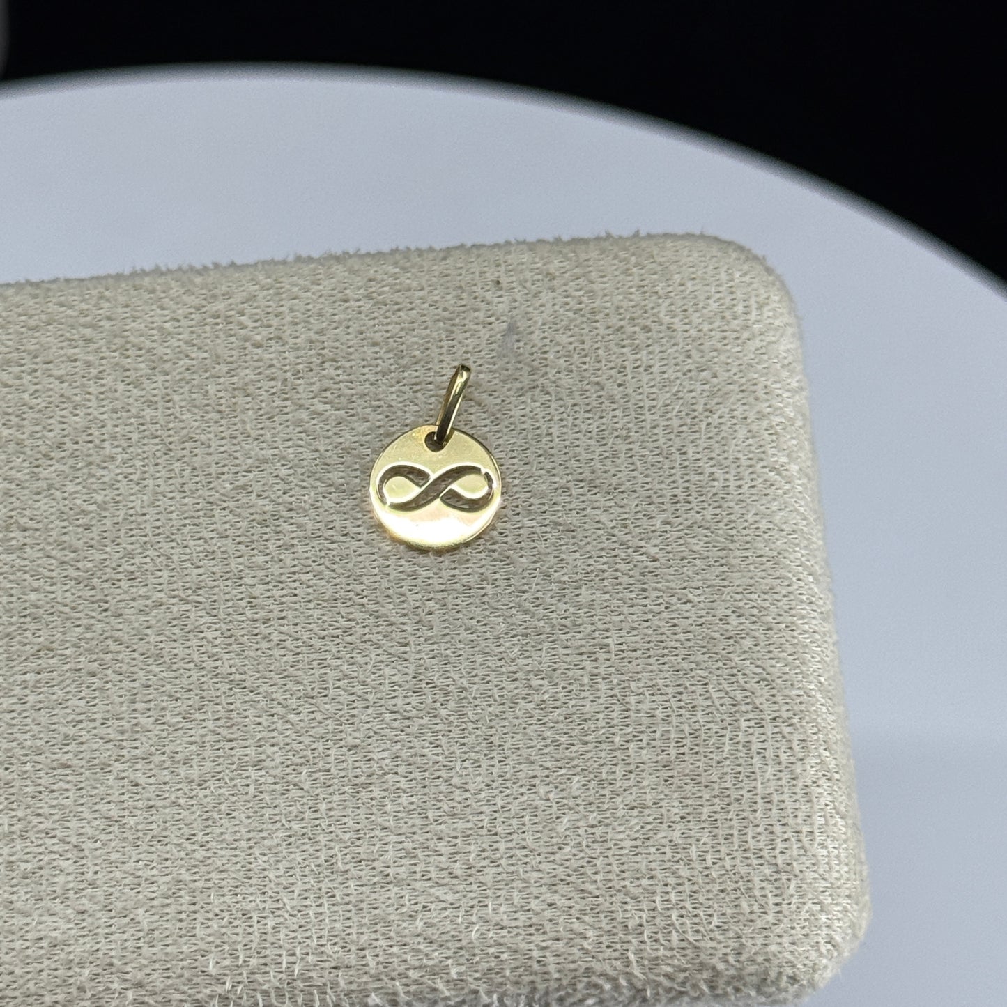 Dije Infinito Eterno Calado en Oro 18K