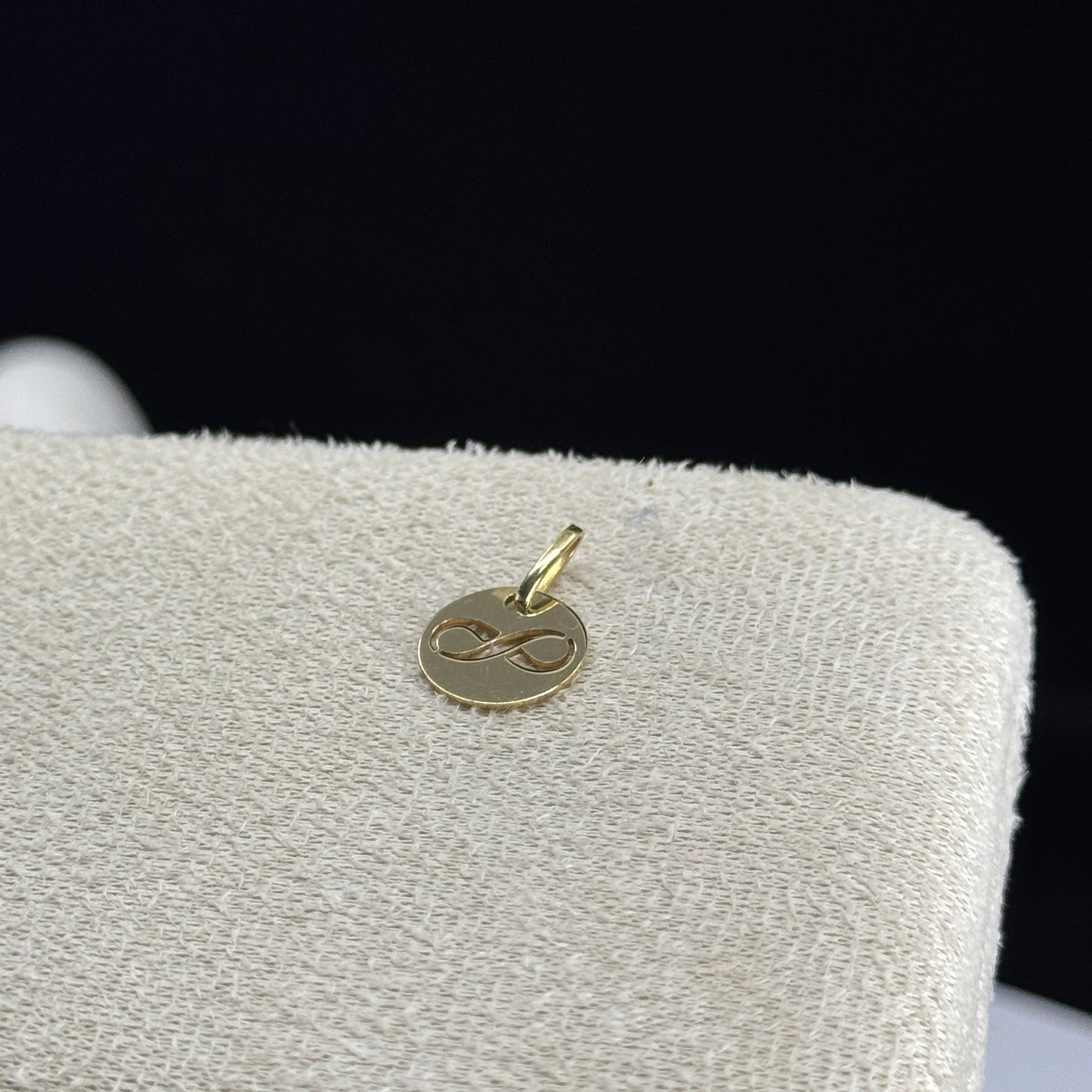 Dije Infinito Eterno Calado en Oro 18K