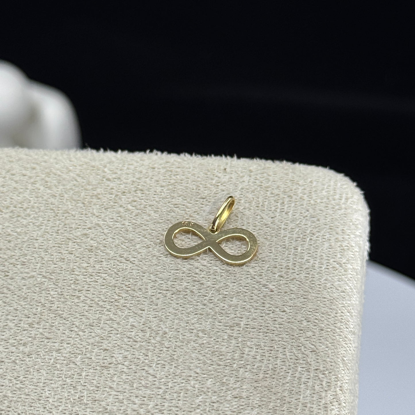Dije Infinito de Amor en Oro 18K