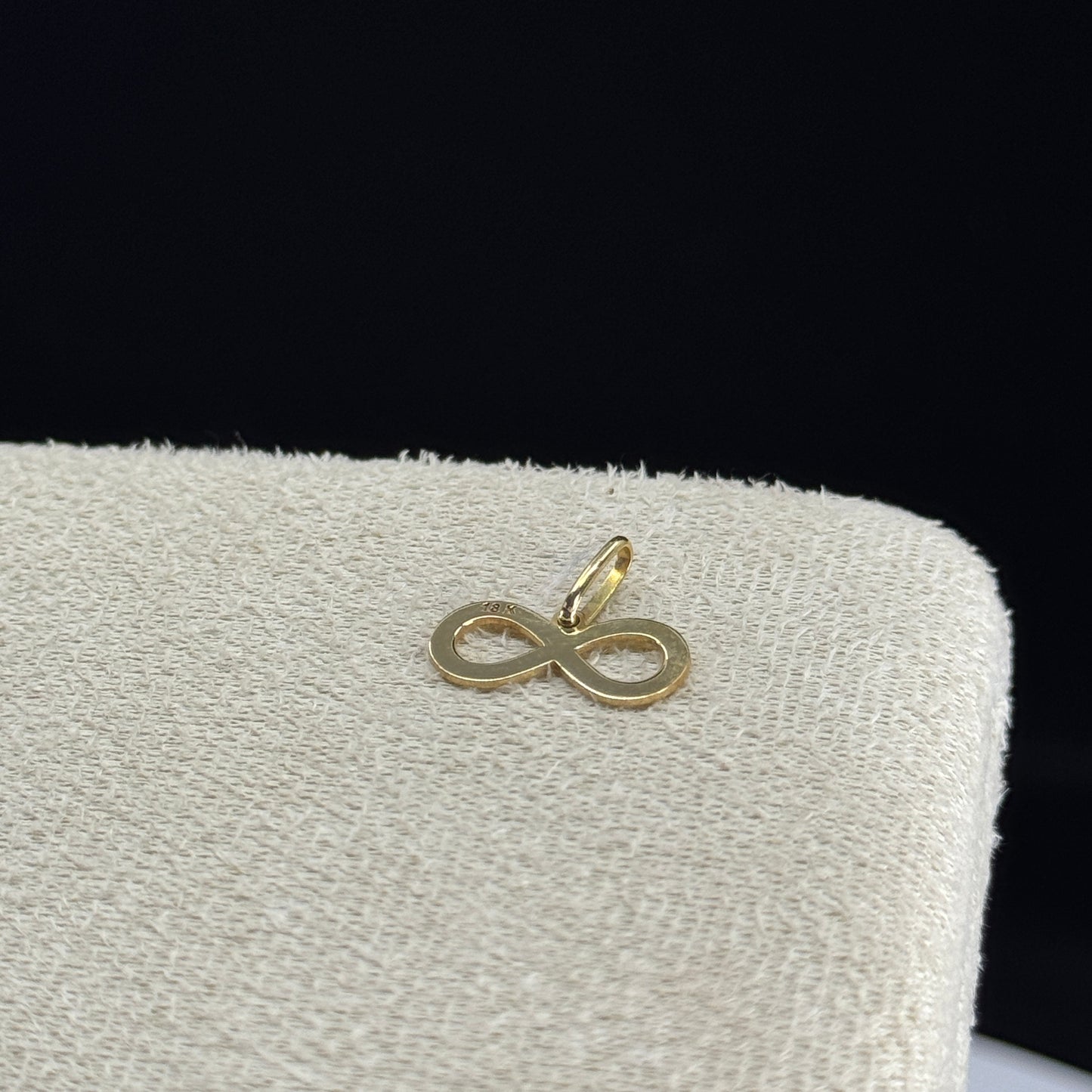 Dije Infinito de Amor en Oro 18K