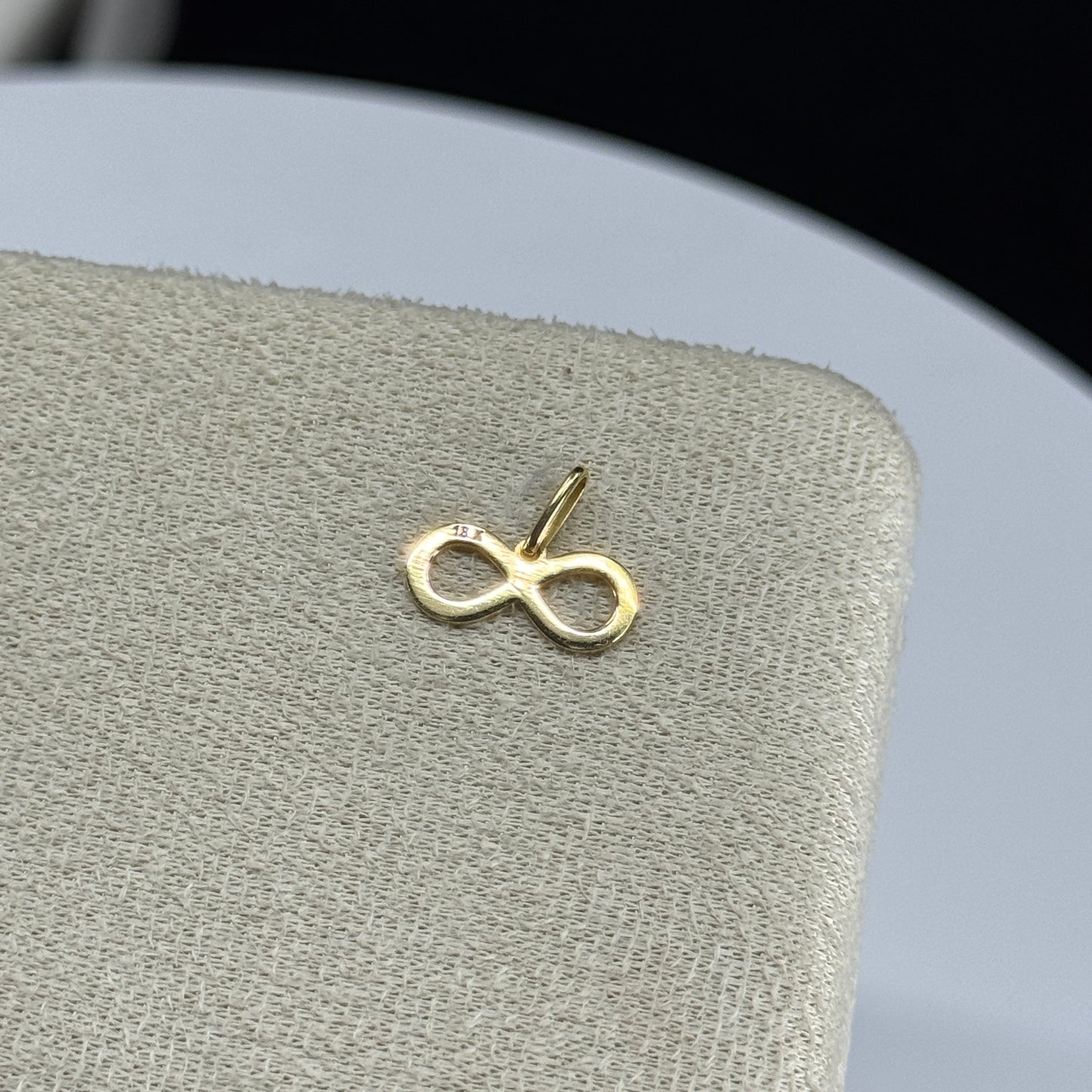 Dije Infinito de Amor en Oro 18K
