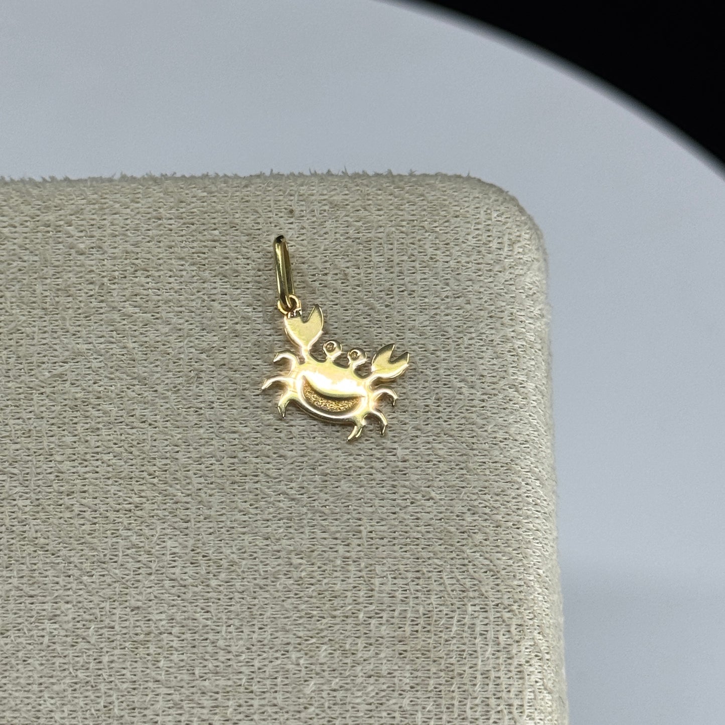Dije Placa Cangrejo Marino en Oro 18K