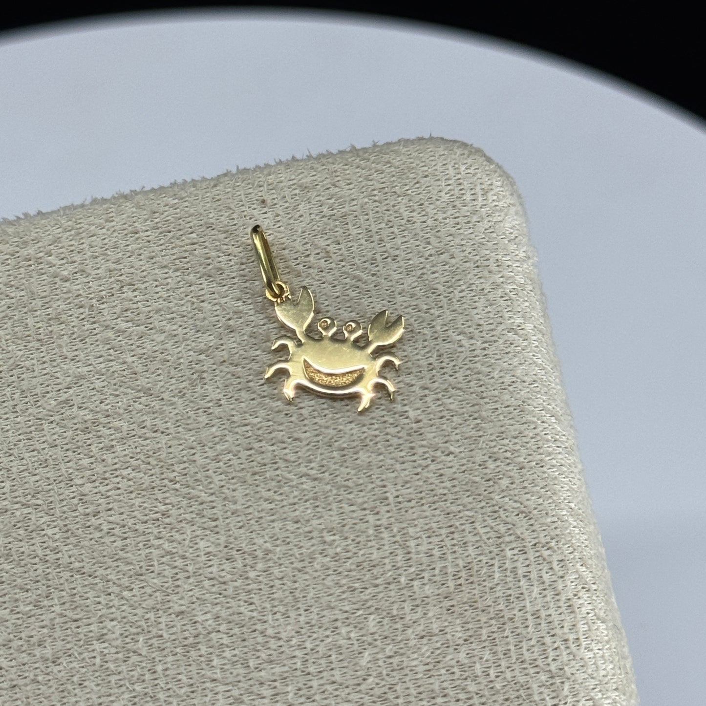 Dije Placa Cangrejo Marino en Oro 18K