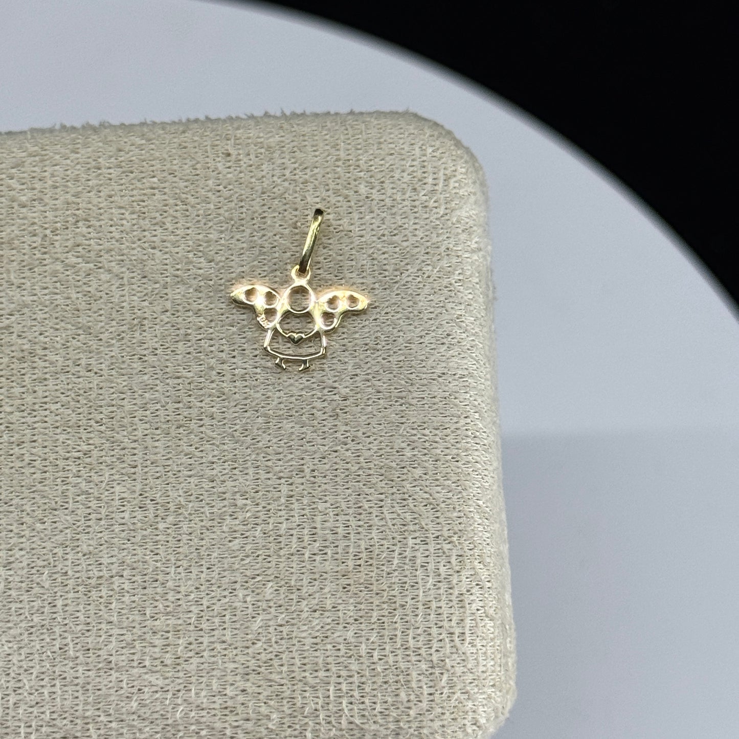 Dije Ángel de Amor en Oro 18K