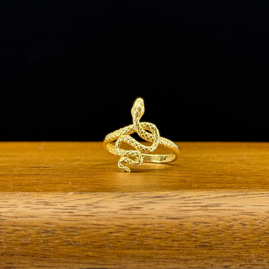 Anillo Serpiente Elegante Oro 18K