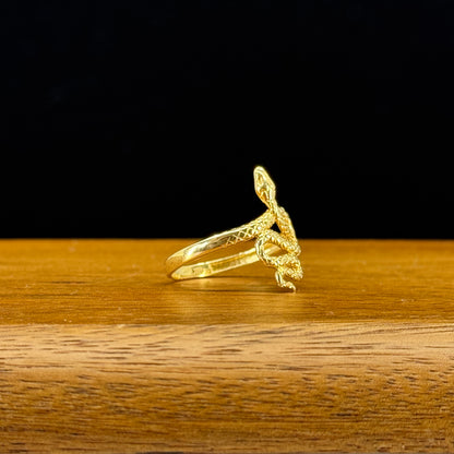 Anillo Serpiente Elegante Oro 18K