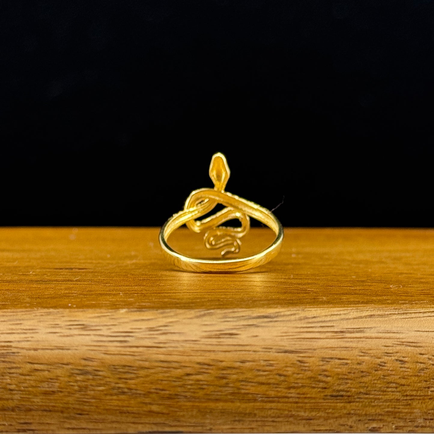 Anillo Serpiente Elegante Oro 18K