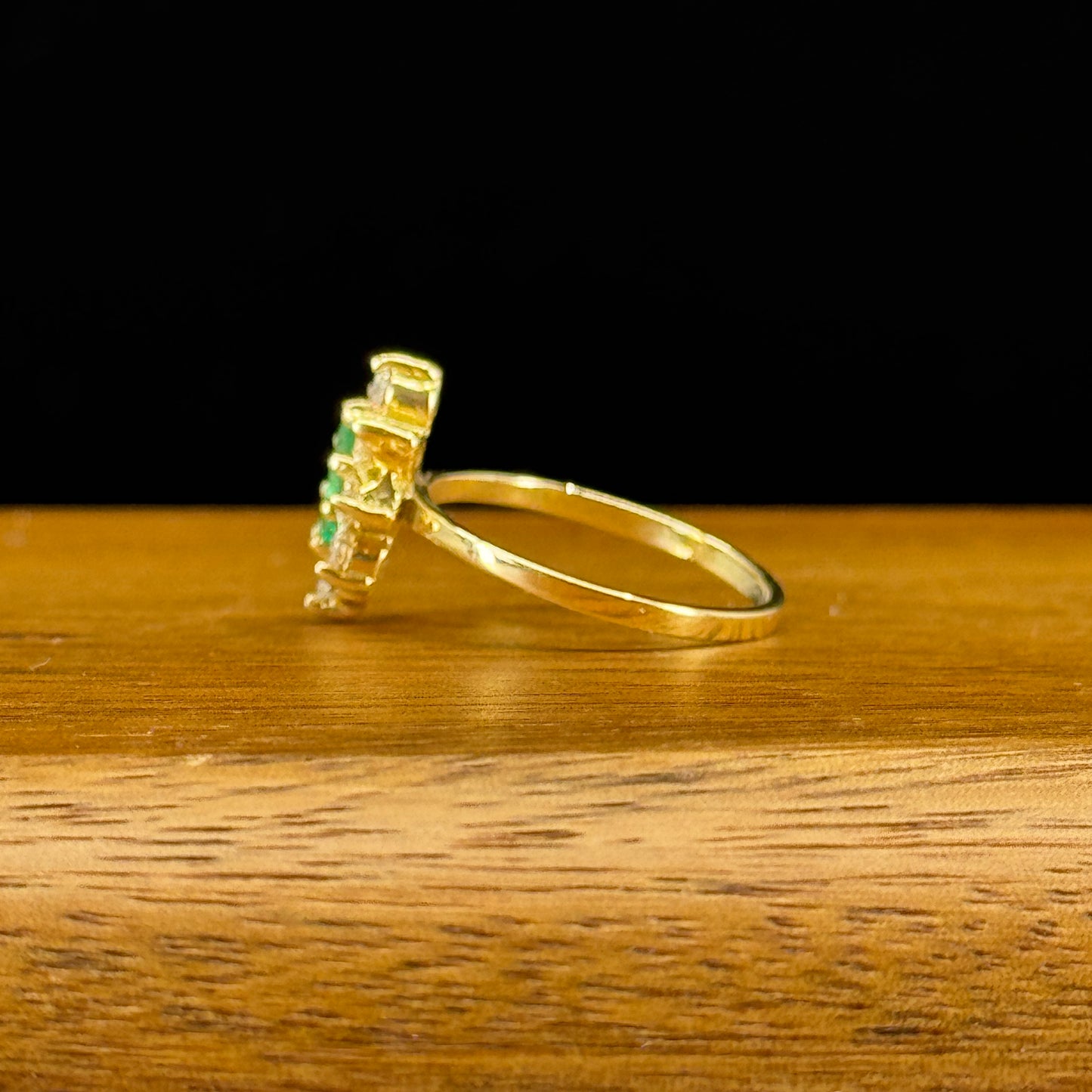 Anillo Esmeralda Colombiana y Diamantes Oro 18K