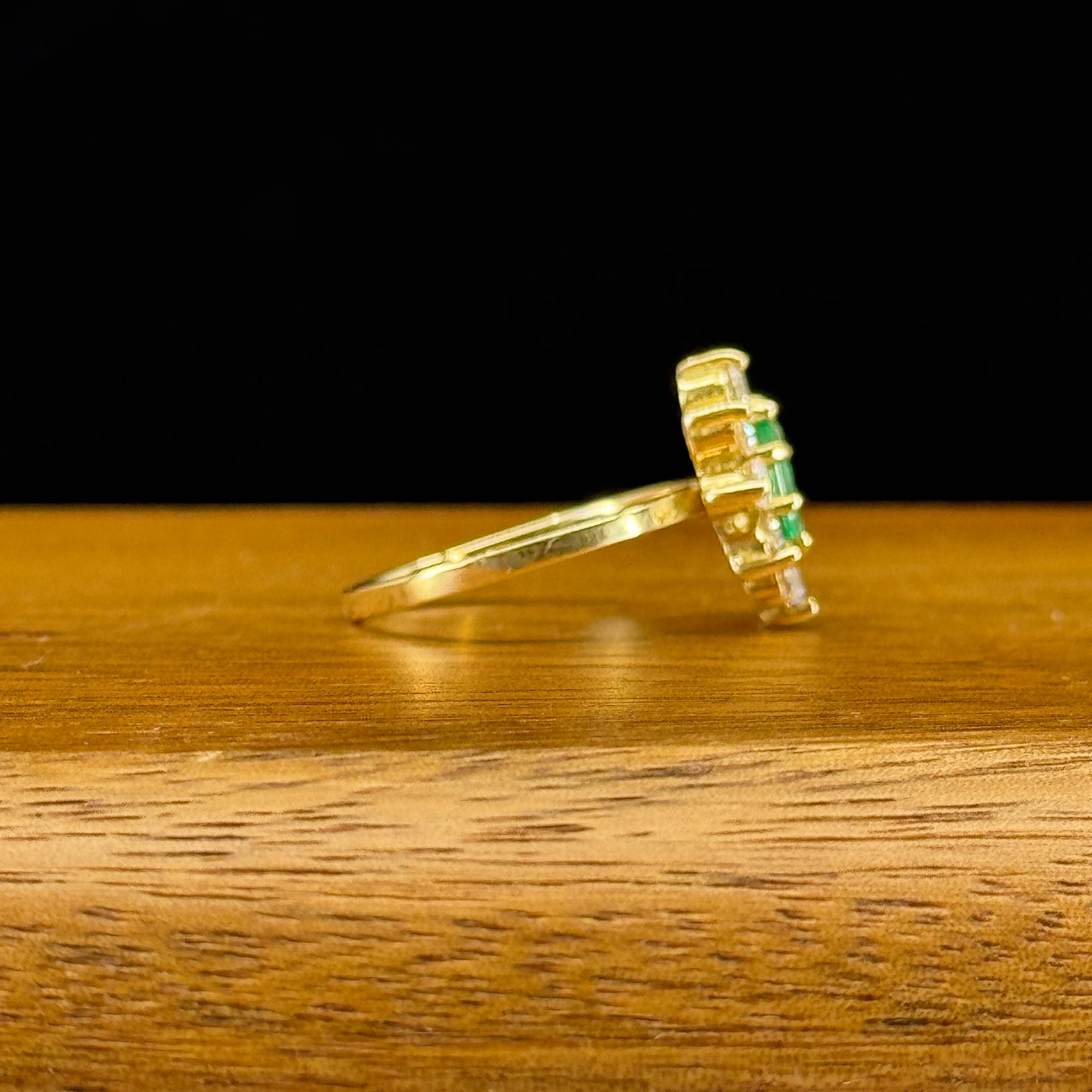 Anillo Esmeralda Colombiana y Diamantes Oro 18K