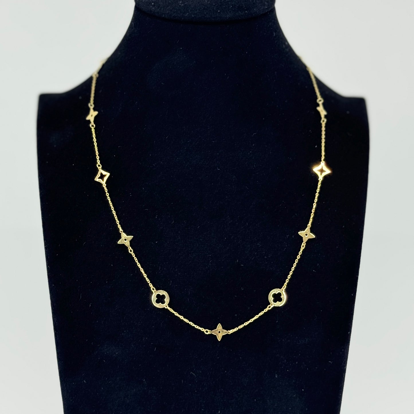 Collar Estrellas & Tréboles – Oro 18K