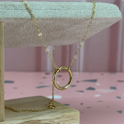 Collar Círculo Minimalista de Oro 18K
