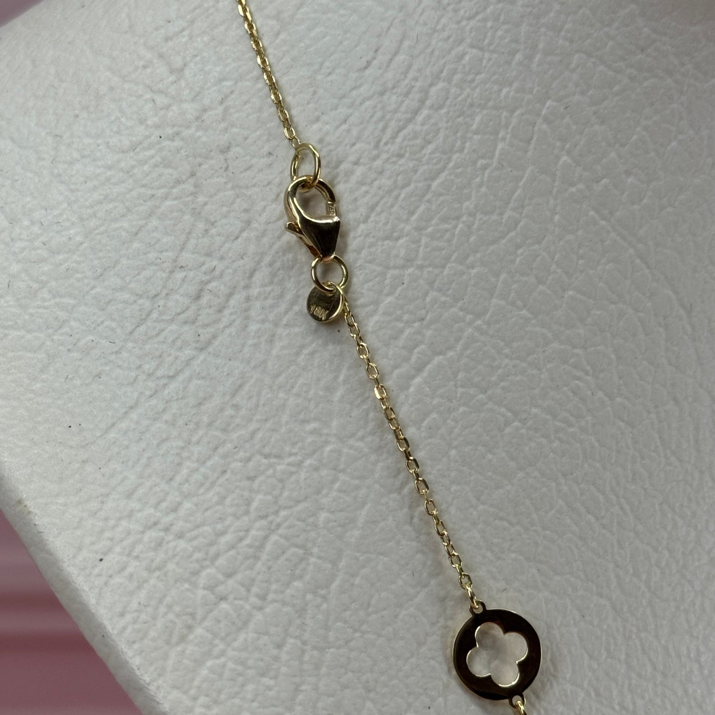 Collar Estrellas & Tréboles – Oro 18K