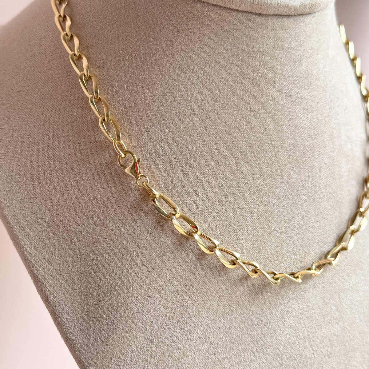 Cadena Figaro Clásica de Oro 18K