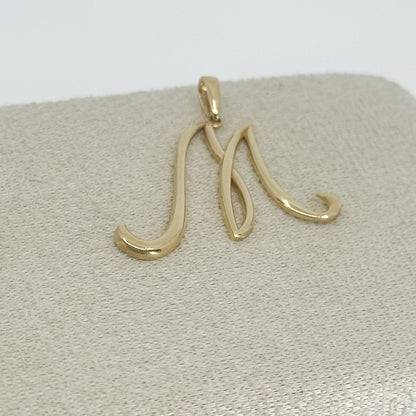 Dije Inicial “M”