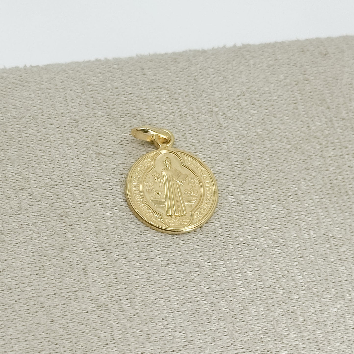 Dije Medalla San Benito