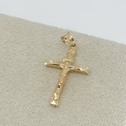 Dije Crucifijo Tallado Brillante