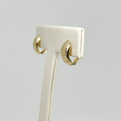 Aretes Clásicos 2 Facetados en Oro 18K