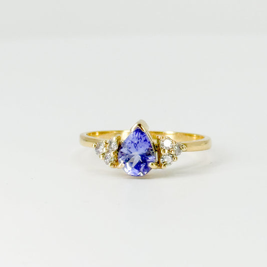 Anillo de Oro 18K con Tanzanita en Gota y Diamantes – Talla 9