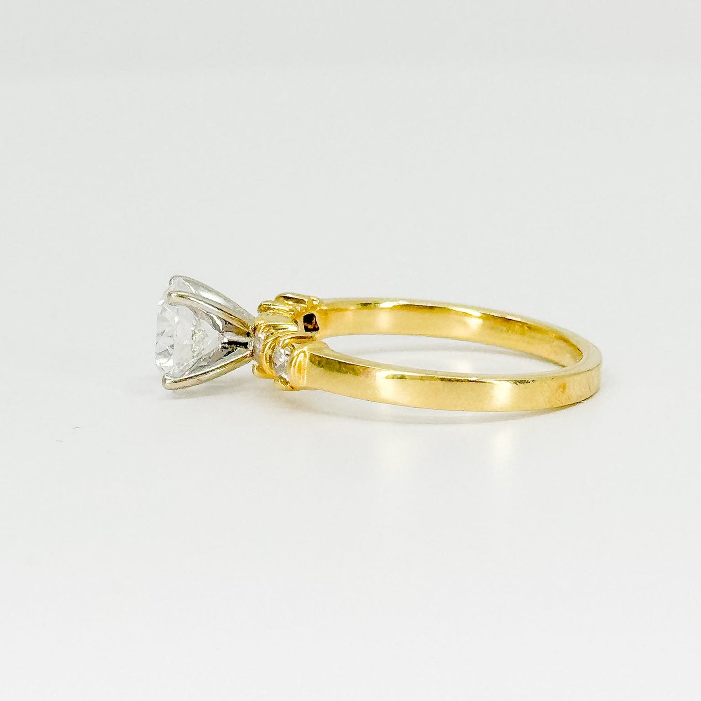 Anillo de Compromiso Eternal Love – Diamante 1 Quilate en Oro 18K