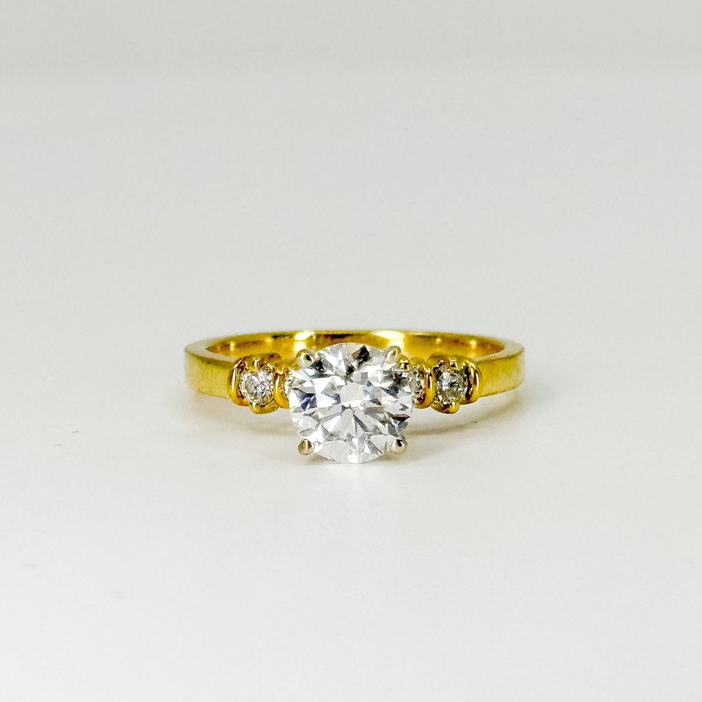 Anillo de Compromiso Eternal Love – Diamante 1 Quilate en Oro 18K