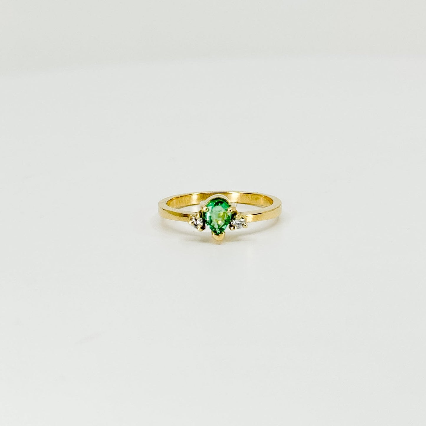 Anillo Esmeralda Grace – Esmeralda Natural y Diamantes en Oro 18K | Talla 6