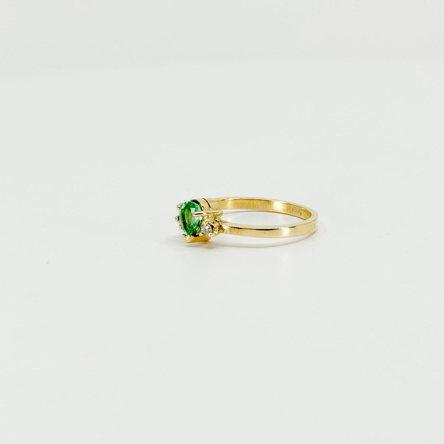 Anillo Esmeralda Grace – Esmeralda Natural y Diamantes en Oro 18K | Talla 6
