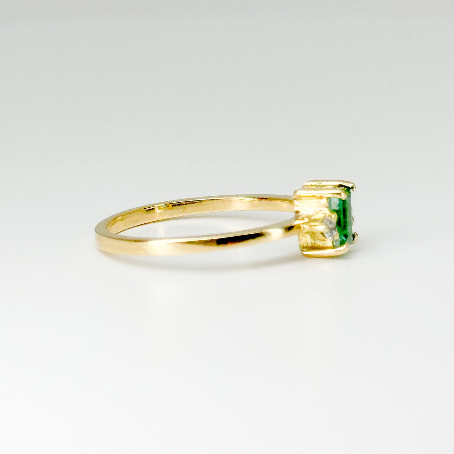 Anillo Esmeralda Élise – Esmeralda Natural y Diamantes en Oro 18K | Talla 8