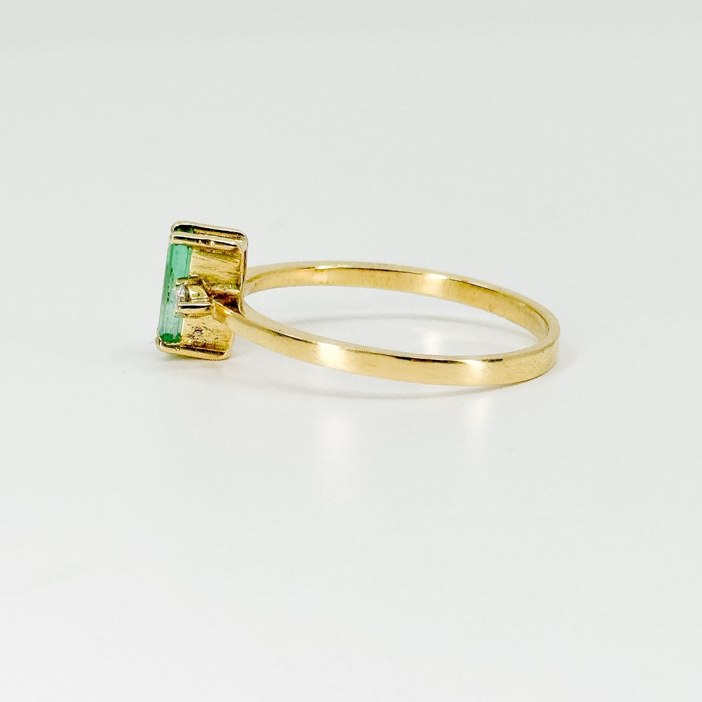 Anillo Esmeralda Éclat – Esmeralda Natural y Diamantes en Oro 18K | Talla 9