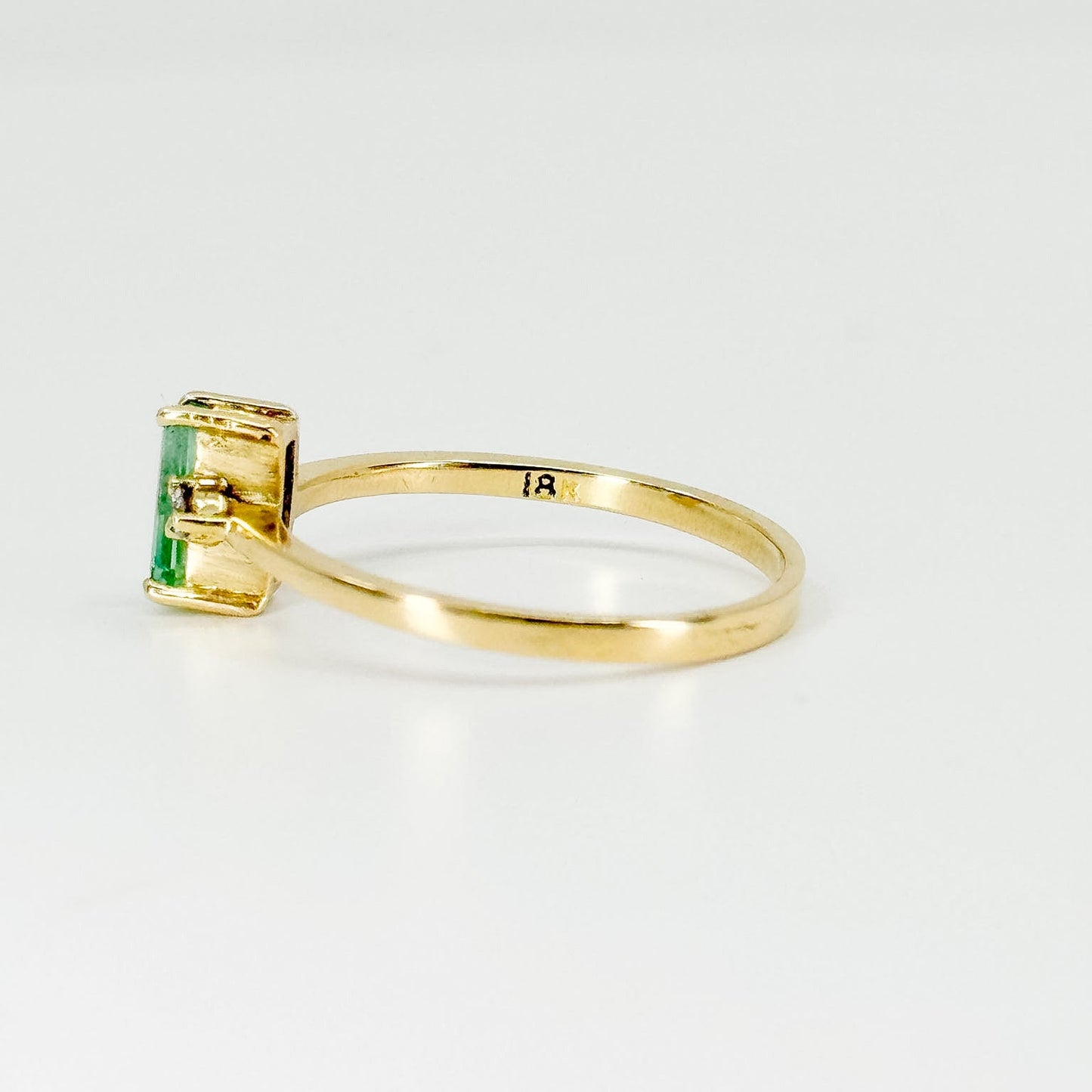 Anillo Esmeralda Éclat – Esmeralda Natural y Diamantes en Oro 18K | Talla 9