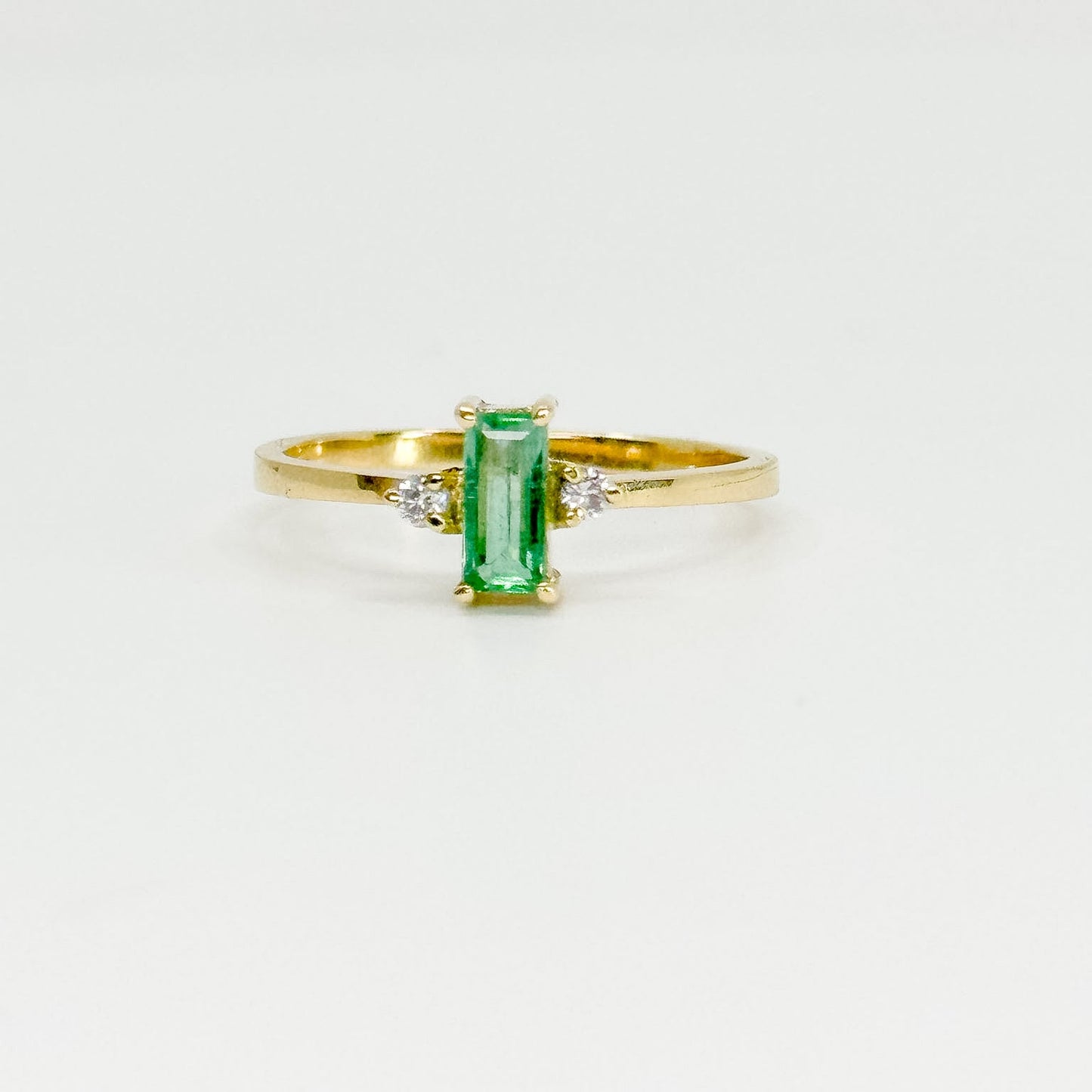 Anillo Esmeralda Éclat – Esmeralda Natural y Diamantes en Oro 18K | Talla 9