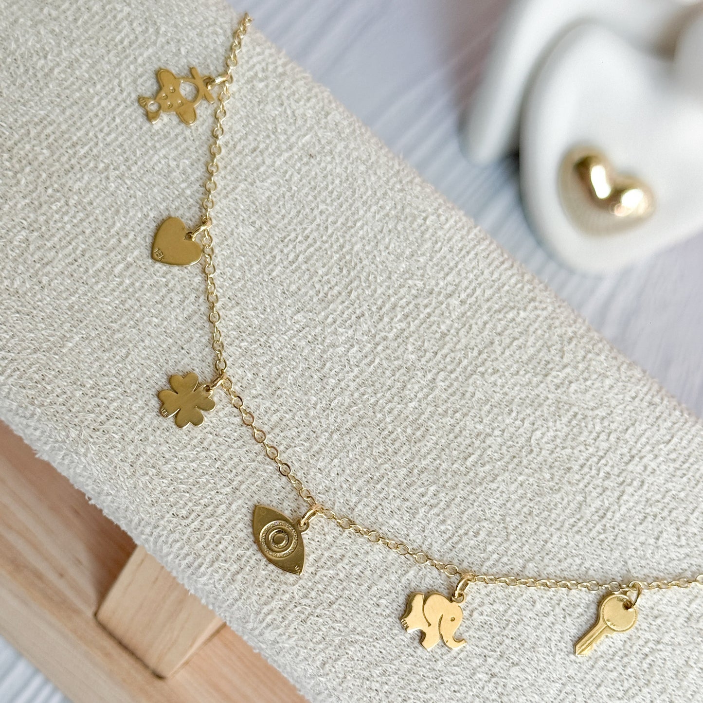 Pulsera Amuletos de Suerte – Oro 18K