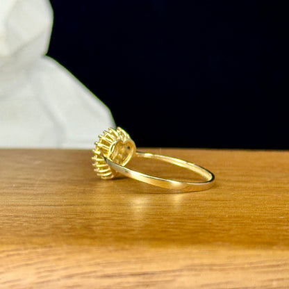 Anillo Celeste Crystal –Forma de Corazón y Halo de Brillo en Oro 18K | Talla 8