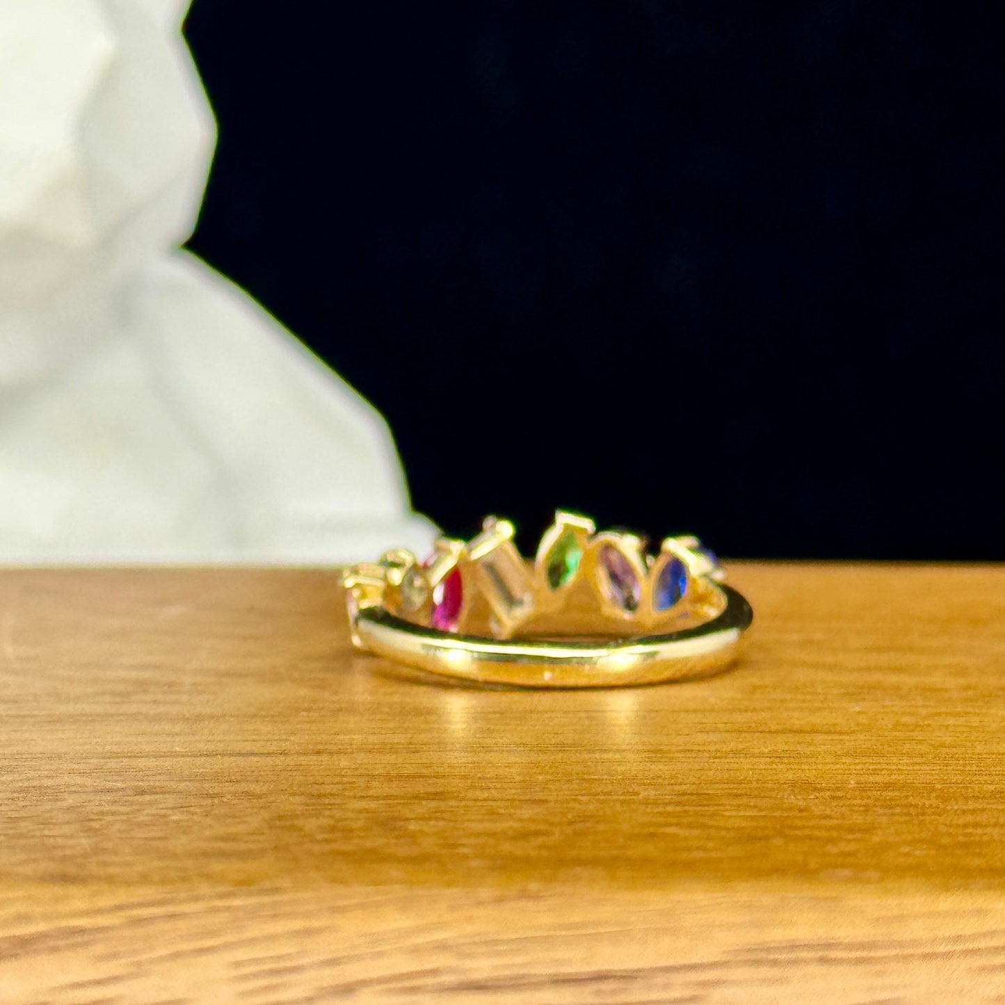 Anillo Rainbow Glam – Cristales Multicolor en Oro 18K | Talla 8