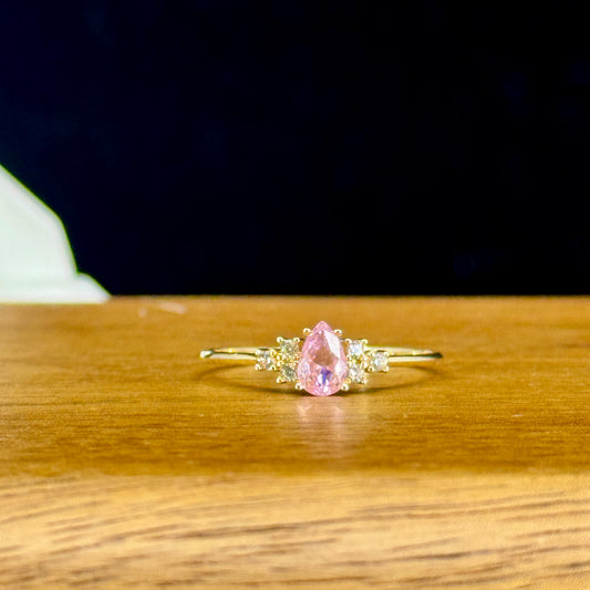 Anillo Pink Lumière – Cristal Rosa y Brillantes en Oro 18K | Talla 8.5