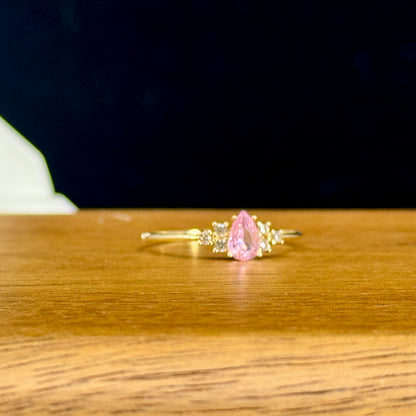 Anillo Pink Lumière – Cristal Rosa y Brillantes en Oro 18K | Talla 8.5