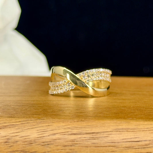 Anillo Infinity Glow – Cristales Brillantes en Oro 18K | Talla 7.5