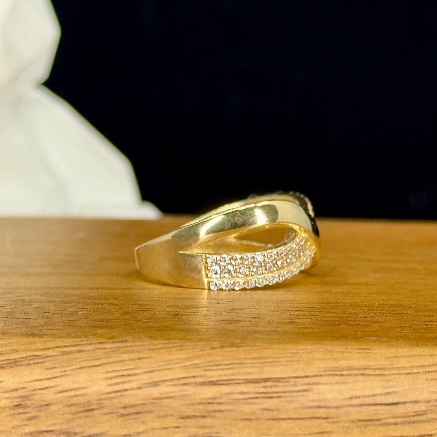 Anillo Infinity Glow – Cristales Brillantes en Oro 18K | Talla 7.5