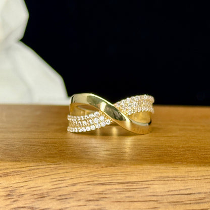 Anillo Infinity Glow – Cristales Brillantes en Oro 18K | Talla 7.5